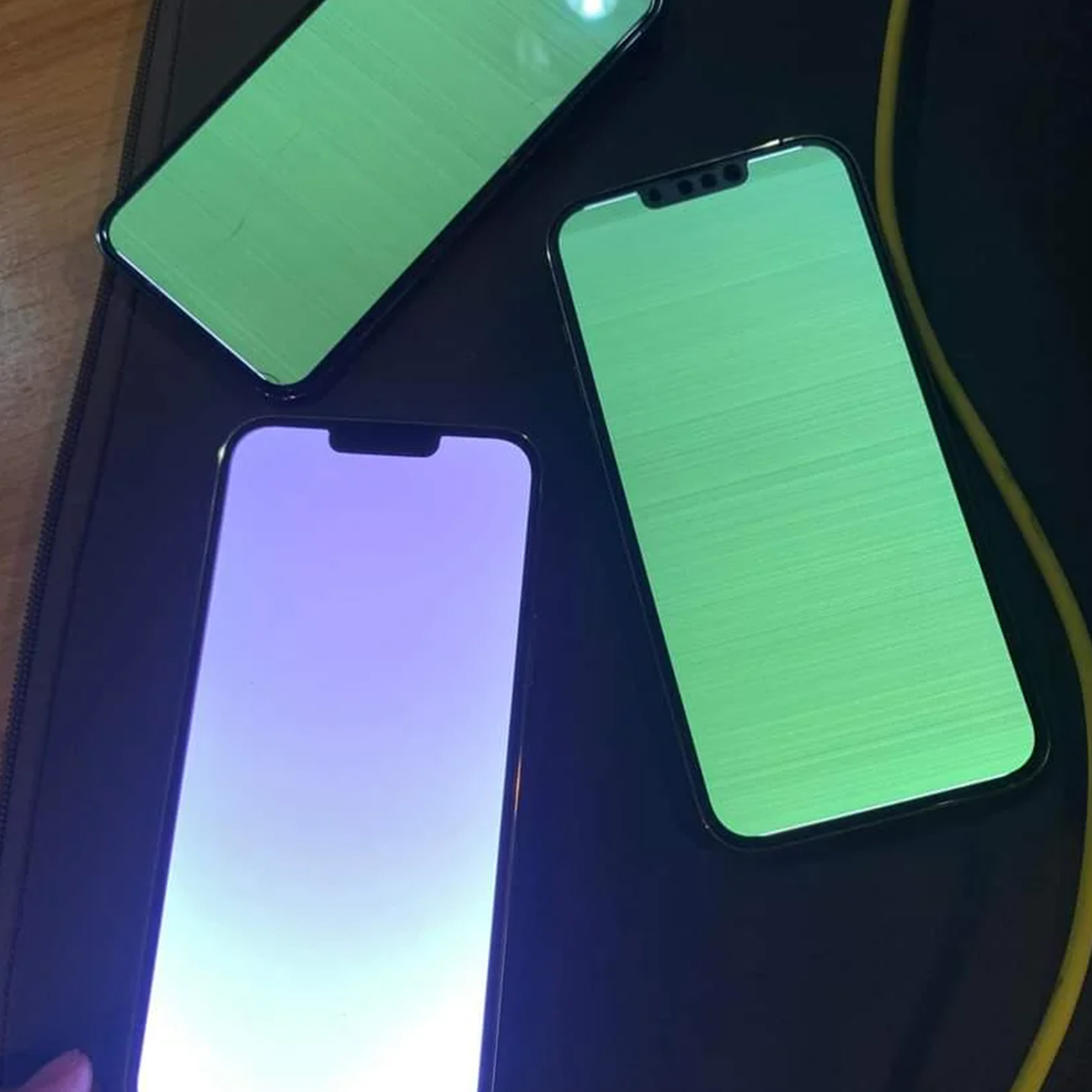 TELA-BRANCA-AMARELA-IPHONE-13-PRO-MAX-IPHONE-13-PRO-COMO-RESOLVER-COMO-REPARAR-RESOLVER